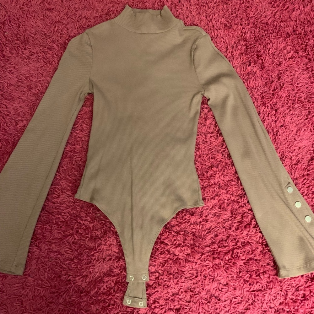 Express long sleeve body suit.